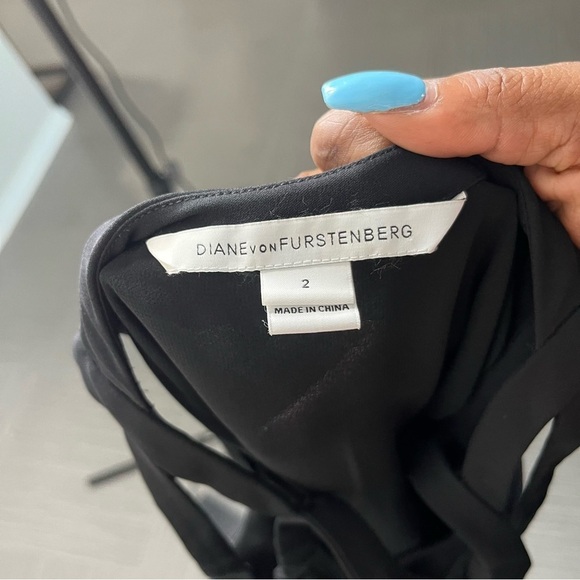 Diane Von Furstenberg Women 100% SILK Top Jessie Blouse Cut Out Strap Sleeveless - Picture 9 of 11